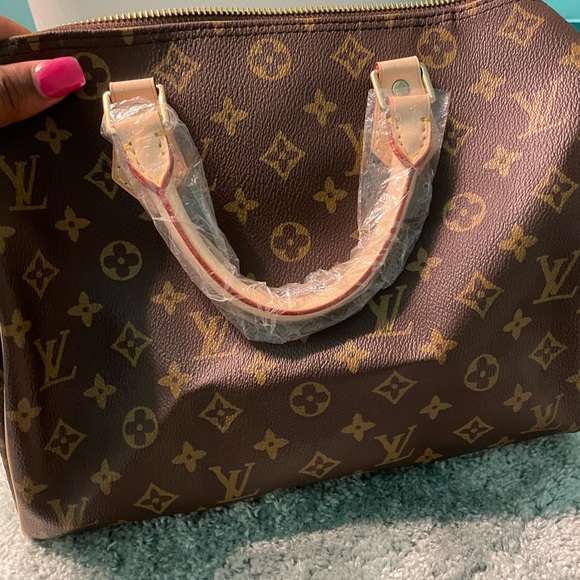 Louis Vuitton purse - Picture 1 of 5